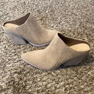 Slip-on bootie